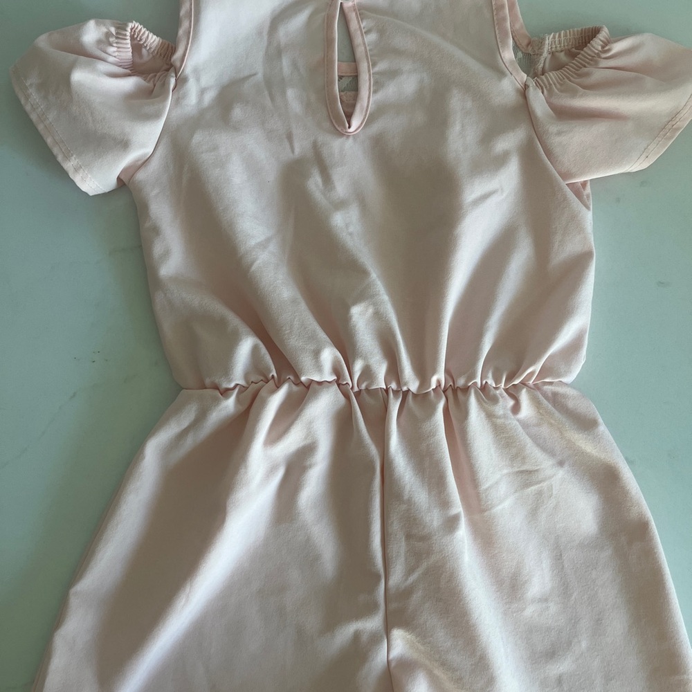 Open shoulder romper - Picture 3 of 5